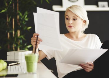 Czy pracodawca może zwolnić pracownika z obowiązku świadczenia pracy lub udzielić urlopu wypoczynkowego w przypadku gdy pracownik złożył wypowiedzenie?